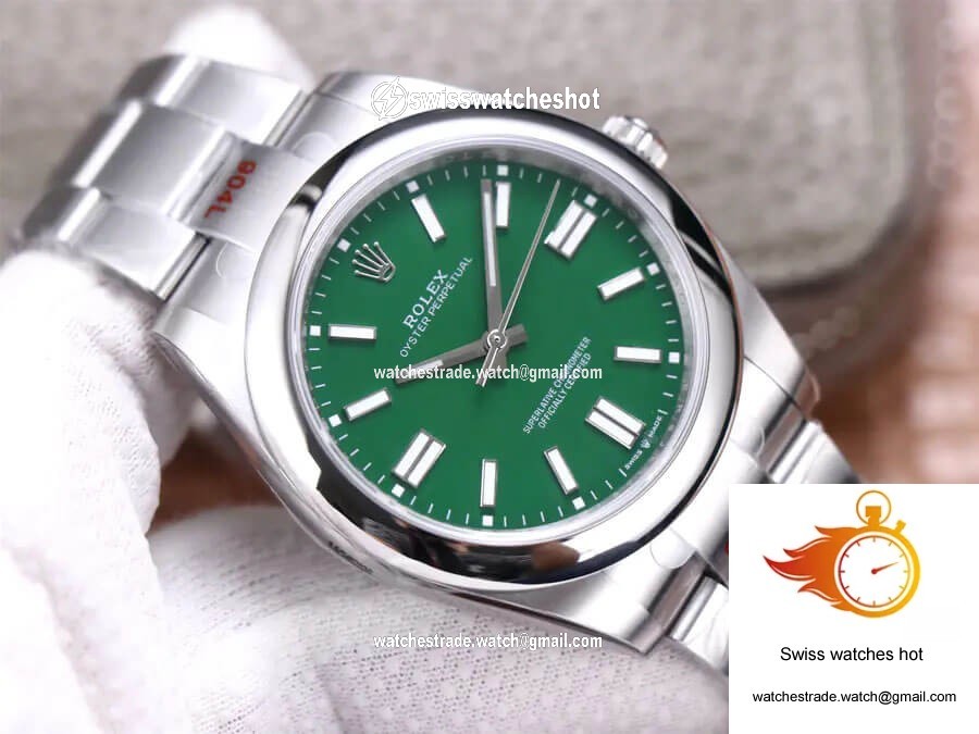 Rolex Oyster Perpetual M124300-0005 41MM EW Factory Green Dial 2