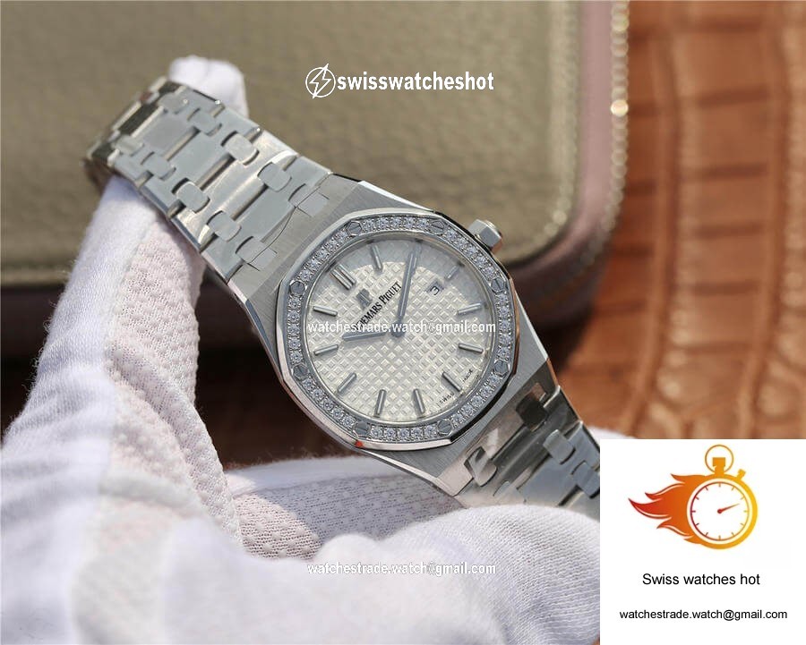 Audemars Piguet Royal Oak 67650 JF Factory Diamond White Dial 2