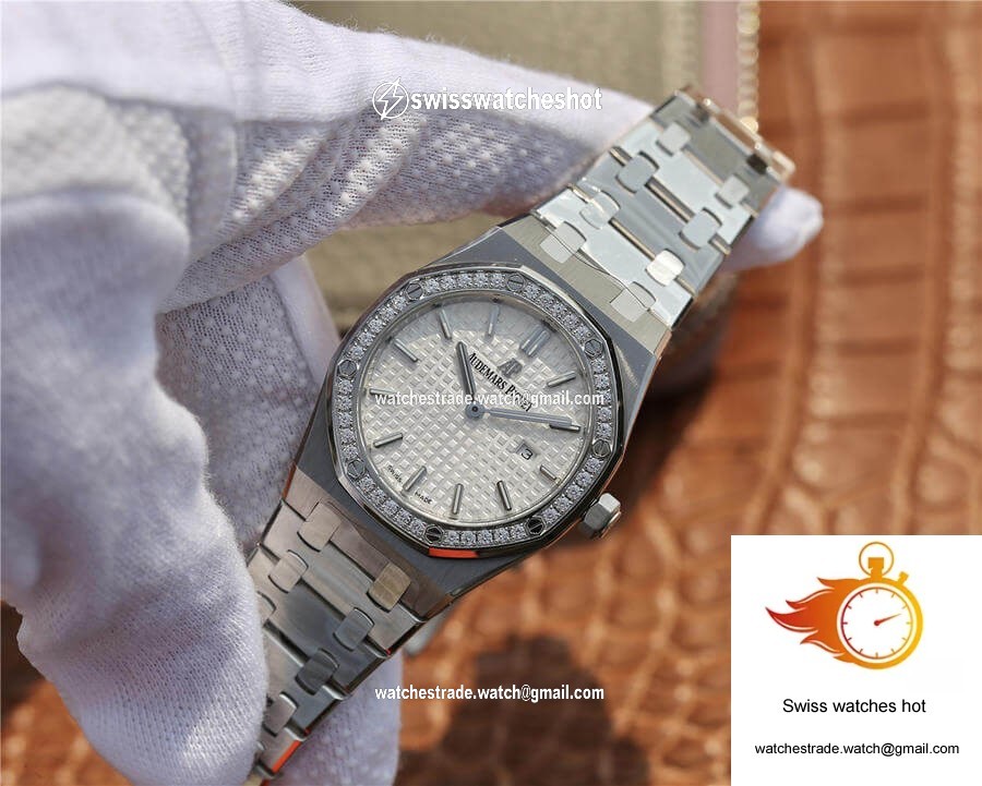 Audemars Piguet Royal Oak 67650 JF Factory Diamond White Dial 3