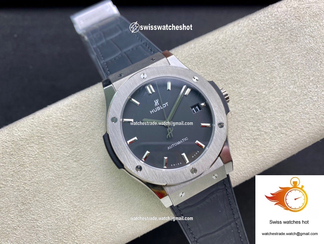 Hublot Classic Fusion 511.NX.1171.LR 42MM WWF Factory Black Strap 4