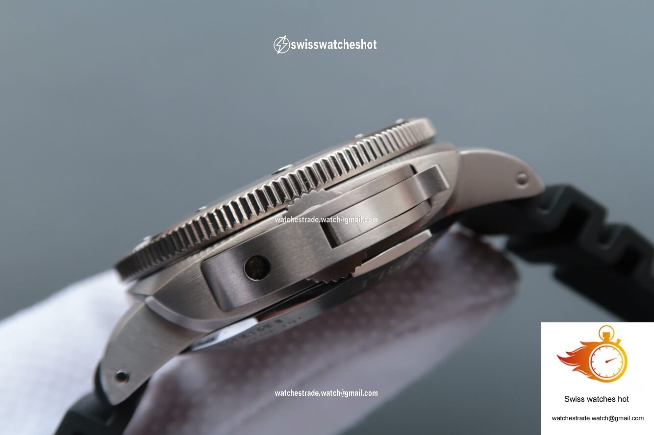 Panerai Luminor PAM00719 VS Factory Titanium Case 4