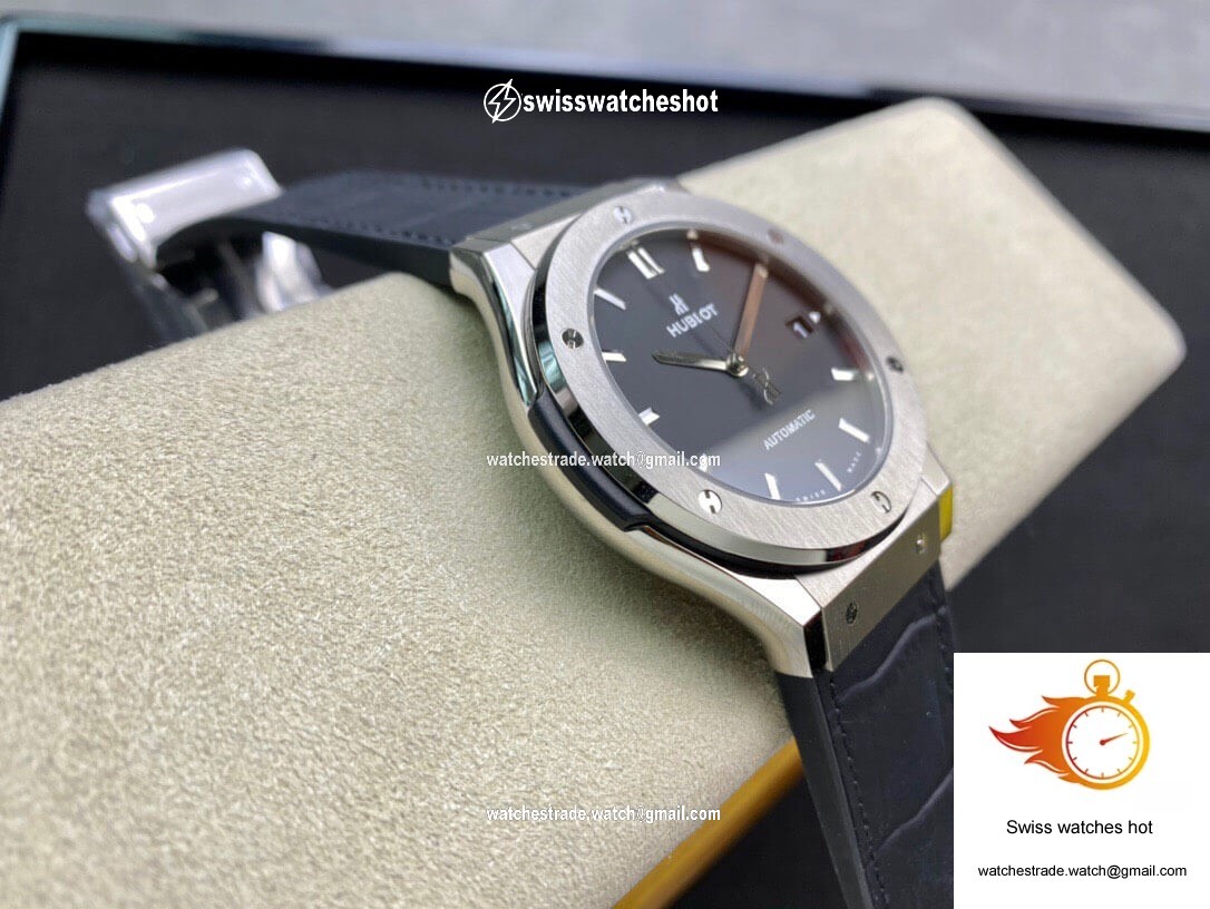 Hublot Classic Fusion 511.NX.1171.LR 42MM WWF Factory Black Strap 5