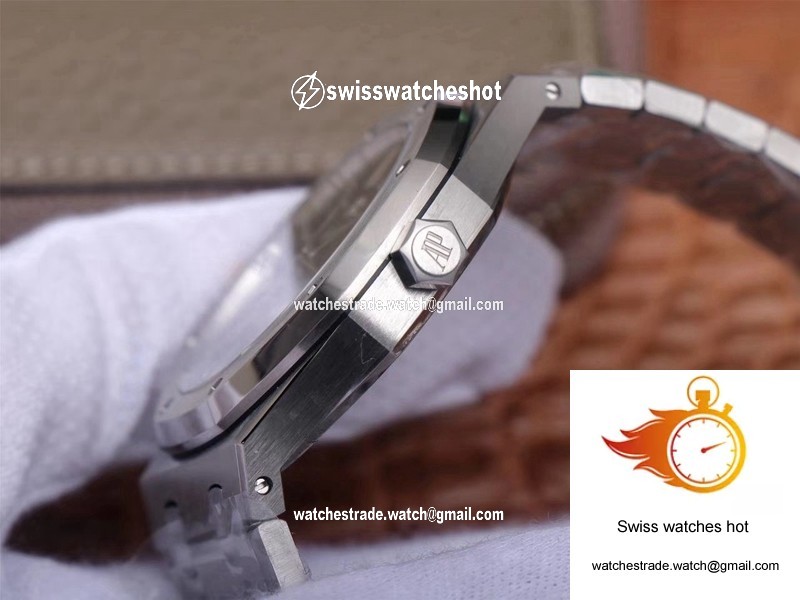 Audemars Piguet Royal Oak 15400ST.OO.1220ST.01 ZF Factory Black Dial 5