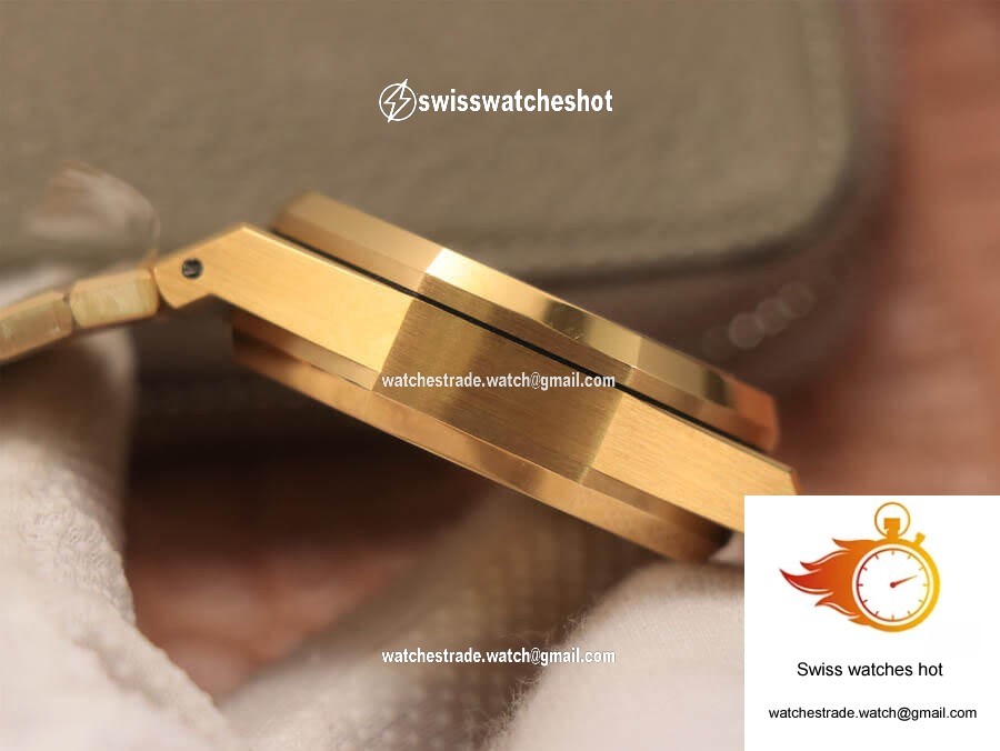 Audemars Piguet Royal Oak 26320BA.OO.1220BA.01 OM Factory Yellow Gold 6