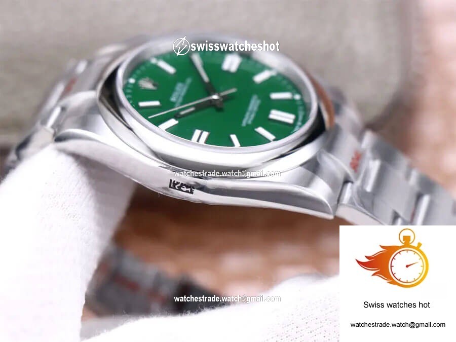 Rolex Oyster Perpetual M124300-0005 41MM EW Factory Green Dial 6