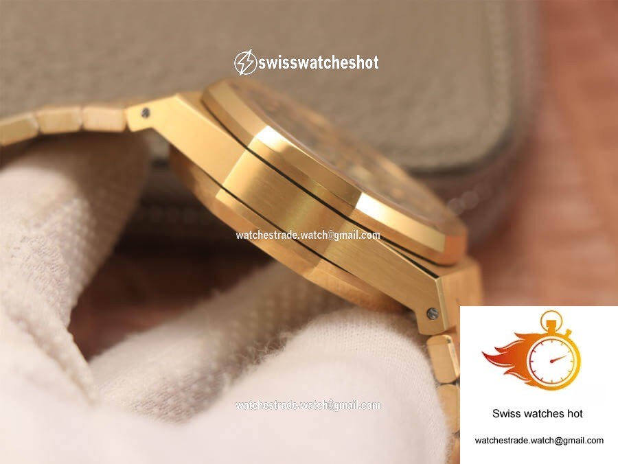 Audemars Piguet Royal Oak Chronograph 26331 OM Factory V2 Yellow Gold Black Dial 6