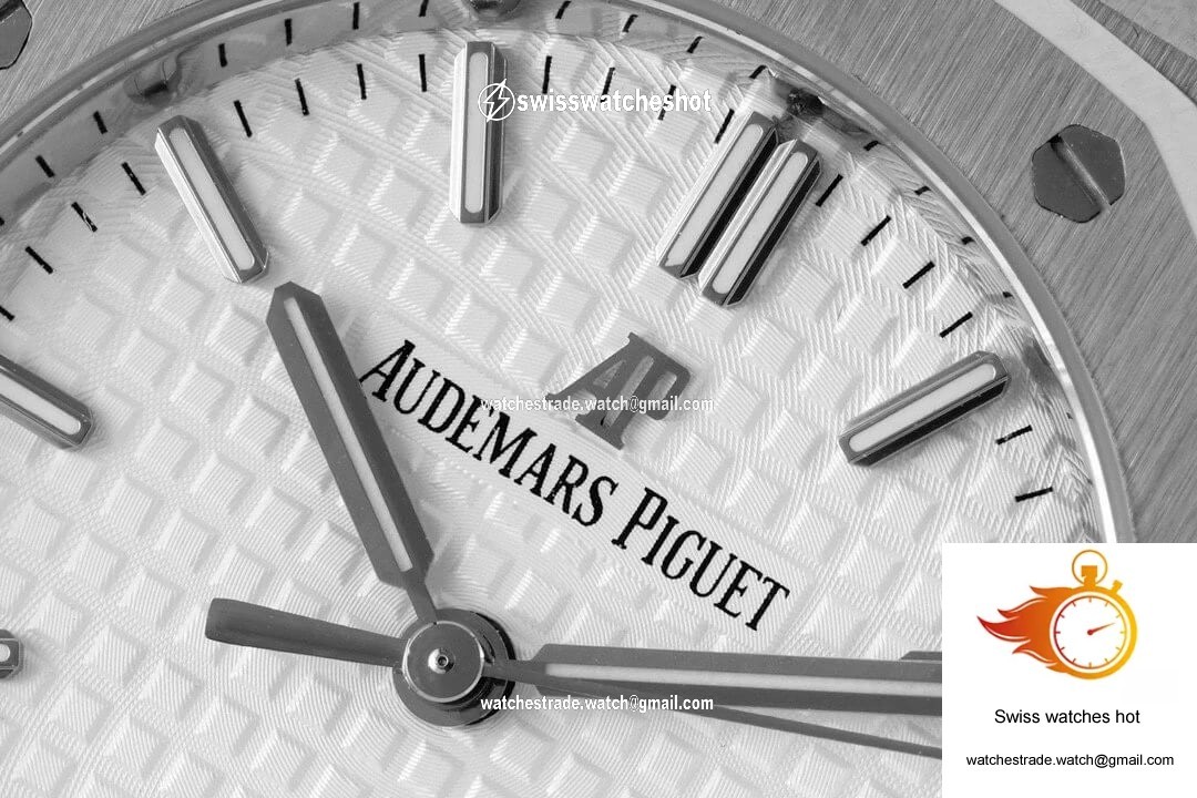 Audemars Piguet Royal Oak 77350ST.OO.1261ST.01 8F Factory Silver Dial 6