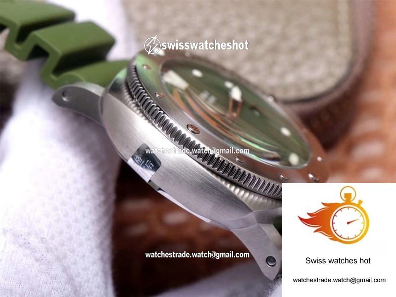 Panerai Submersible Verde Militare PAM1055 VS Factory Matte-Green Dial 6